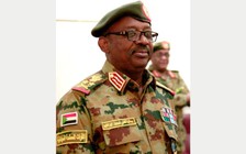 Đang đàm phán hòa bình, bộ trưởng quốc phòng Sudan đột tử