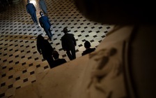 Hạ viện Mỹ chính thức chuyển điều khoản luận tội ông Trump lên Thượng viện