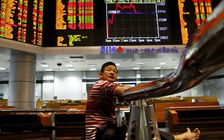 Châu Á đối mặt lựa chọn sống chung với dịch Covid-19