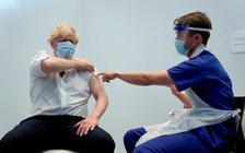 Trước ngày Anh mở cửa lại, bộ trưởng y tế mắc Covid-19