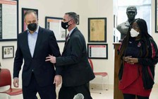 Phu quân phó tổng thống Mỹ thoát hiểm trước đe dọa đánh bom