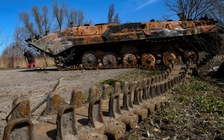 Chiến sự đến trưa 15.4: tàu chiến Nga chìm ở Biển Đen, nổ lớn ở Kyiv