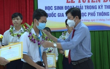 Khen thưởng cả trăm triệu đồng cho học sinh giỏi cấp quốc gia