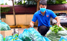 1,6 tấn rau củ quả 'Chuyến xe nghĩa tình' từ Bình Phước tiếp sức cho TP.HCM
