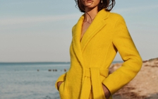 “Áo nàng vàng anh về yêu hoa cúc”, những cơn mưa hoa của nhà mẫu Oscar de la Renta