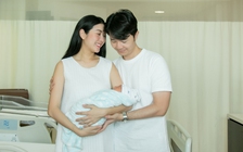 Á hậu Thúy Vân sinh con trai đầu lòng