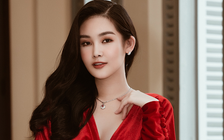 Lê Âu Ngân Anh khoe vòng eo 58cm