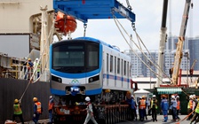 Hai đoàn tàu cuối cùng của tuyến metro số 1 cập cảng TP.HCM