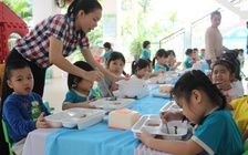 TP.HCM áp tiêu chí phòng chống dịch Covid-19 mới: Học sinh bán trú cách nhau 1m khi ăn, ngủ