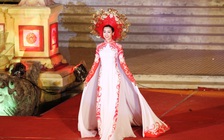 Hoa hậu Đỗ Mỹ Linh làm vedette tại sự kiện Festival Huế 2018