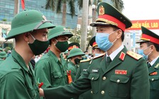 Cán bộ y tế lên đường nhập ngũ đúng ngày Thầy thuốc Việt Nam 27.2