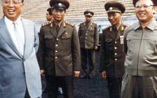 Cận vệ Kim Jong-il hé lộ 'cuộc sống trong lồng vàng'