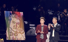 Tuấn Hưng bán ảnh chân dung 175 triệu đồng làm từ thiện