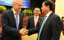 Bí thư Thành ủy TP.HCM Đinh La Thăng: Doanh nghiệp vướng đâu thì gỡ đó!