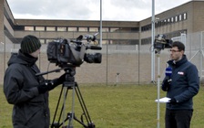 Nghi phạm khủng bố Paris bị biệt giam nghiêm ngặt