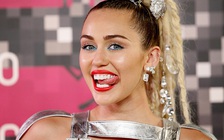 Miley Cyrus gây tranh cãi khi làm huấn luyện viên The Voice Mỹ