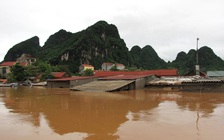 Phong Nha chìm sâu trong nước lũ