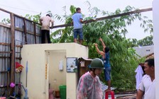 Lốc xoáy dữ dội tại Hậu Giang làm hơn 120 căn nhà hư hỏng