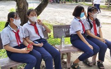 Ngày đầu đi học lại, toàn bộ học sinh Kiên Giang được đo thân nhiệt