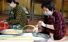 Gói hàng ngàn chiếc bánh tặng người chống dịch Covid-19: Giúp họ đỡ nhớ nhà Tết Đoan Ngọ