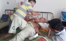 Không làm chủ tốc độ, xe khách đâm xe tải, 15 người bị thương