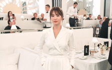 Bị hỏi về chuyện ly hôn, Song Hye Kyo nói mọi người không nên lo lắng