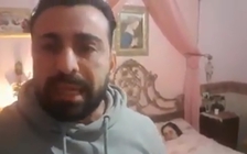 Tài tử Ý kêu cứu vì bị cách ly ở nhà cùng xác chị gái chết do Covid-19