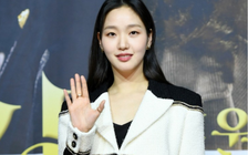 ‘Nàng thơ’ Kim Go Eun được khen ngợi diện đồ đẹp hơn người mẫu