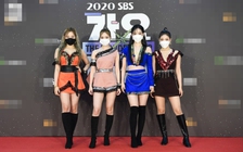 Nhóm nhạc nữ mới nhà SM ăn mặc ngày càng 'thảm họa'