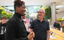 CEO Tim Cook thừa nhận Apple thận trọng trong tuyển dụng