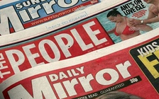 Bóng đá trên báo chí Anh vào cuối tuần