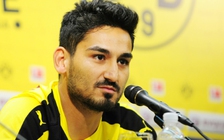 Guardiola mua cầu thủ đầu tiên cho Manchester City