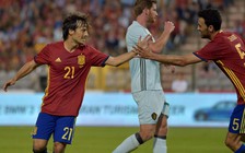 Silva lập cú đúp, Tây Ban Nha có chiến thắng đầu tay