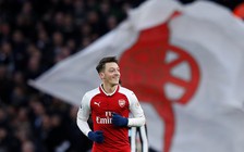 Juventus 'đua' với M.U giành chữ ký Ozil