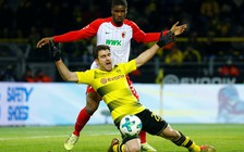 Không thắng nổi Augsburg, Dortmund vẫn đứng nhì bảng