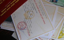 Trưởng Ban tổ chức huyện ủy bị kỷ luật vì không có bằng cấp 2