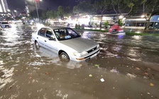 Cần Thơ lại ngập sâu sau mưa lớn, dự báo có mưa rào trong 10 ngày tới