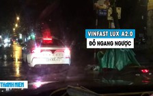 Phẫn nộ tài xế xe VinFast đỗ xe ngang ngược giữa giao lộ… chờ mua bánh kem