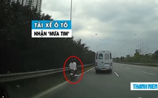 ‘Dìu’ 2 nữ sinh lái xe máy trên cao tốc, tài xế ô tô nhận ‘mưa tim’