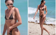 Bất chấp dịch Covid-19, Candice Swanepoel vô tư khoe dáng nóng bỏng ở bãi biển Mỹ