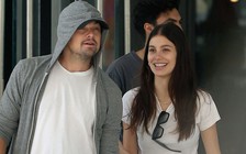Leonardo DiCaprio say đắm 'chân dài' kém 23 tuổi