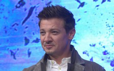 'Thần tiễn’ Jeremy Renner gãy hơn 30 chiếc xương trong tai nạn nguy kịch