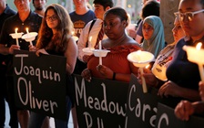 Chủ tịch nước và Thủ tướng chia buồn với Tổng thống Trump về vụ xả súng