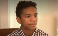 14 tuổi, nhận bằng phổ thông và đại học cùng một ngày