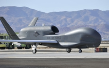 Hải quân Iran cảnh báo Mỹ sau vụ bắn hạ máy bay không người lái