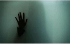 Thầy giáo bị bắt với cáo buộc cưỡng hiếp học sinh 6 tuổi