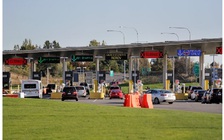 Người Mỹ gốc Iran bị từ chối nhập cảnh khi trở về từ Canada