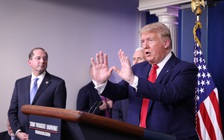 Khuyên dân đeo khẩu trang phòng Covid-19 nhưng Tổng thống Trump không đeo
