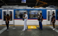 Số ca nhiễm Covid-19 tăng hơn 100.000, Philippines tái phong tỏa Manila