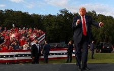 Tổng thống Trump hứa kết thúc Covid-19 sớm, cáo buộc ông Biden 'nói quá' về đại dịch